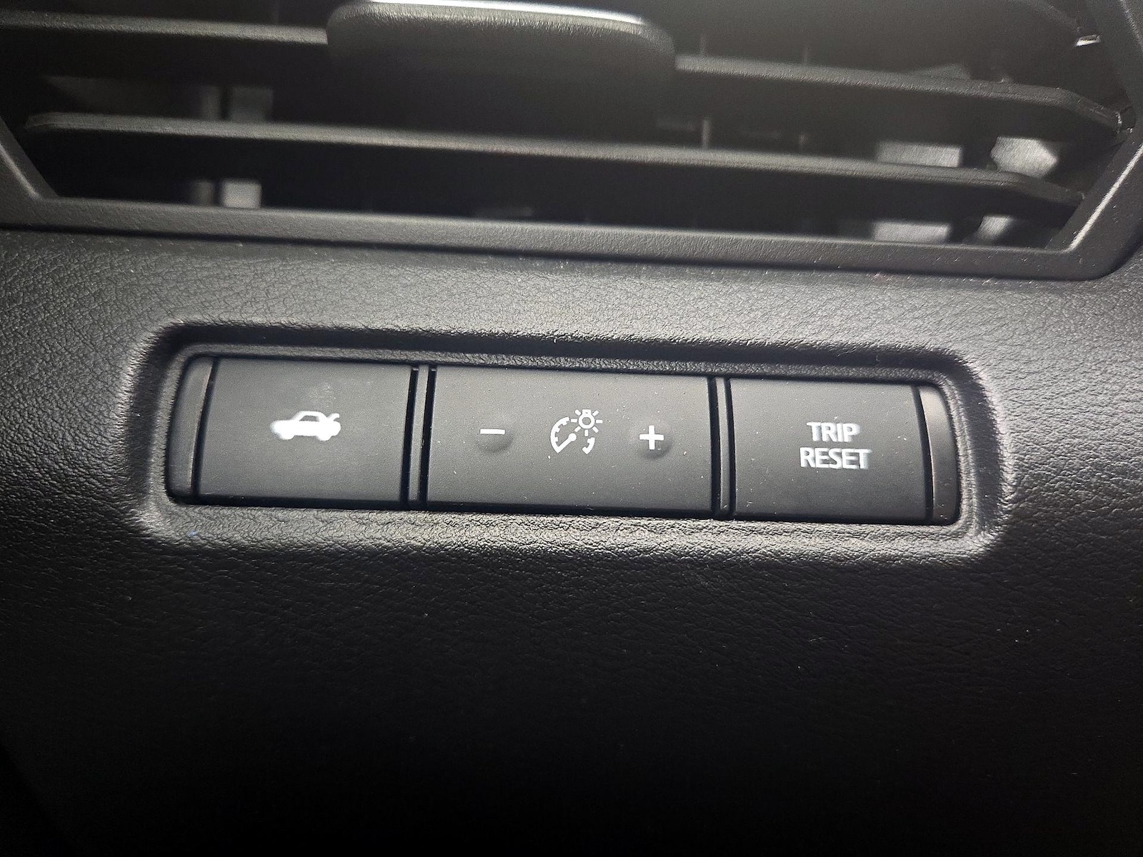 2024 Nissan Altima SV - Photo 14