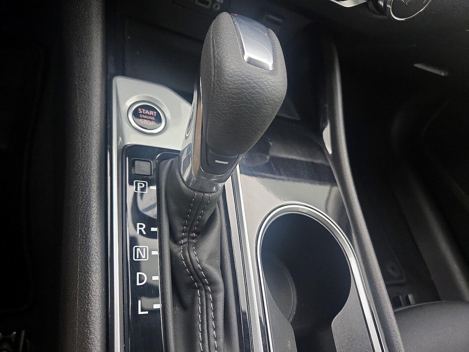 2024 Nissan Altima SV - Photo 18