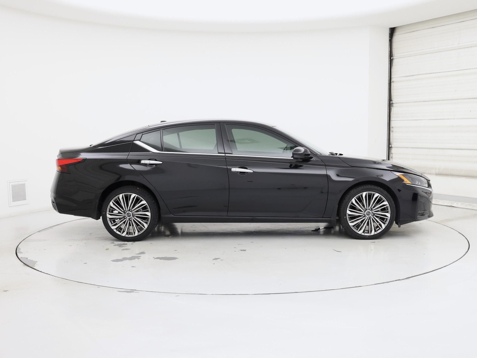 2024 Nissan Altima SL - Photo 8