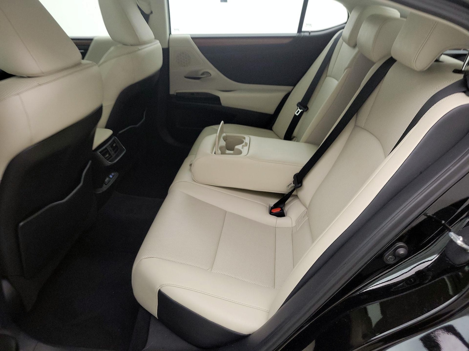 2024 Lexus ES 350 - Photo 21