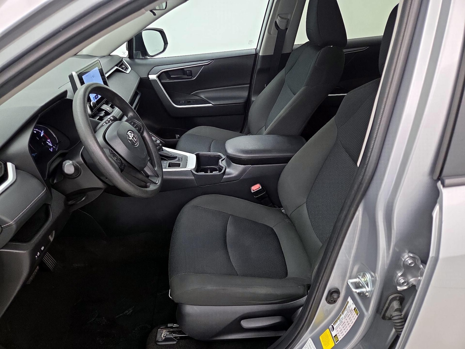 2025 Toyota RAV4 LE - Photo 12