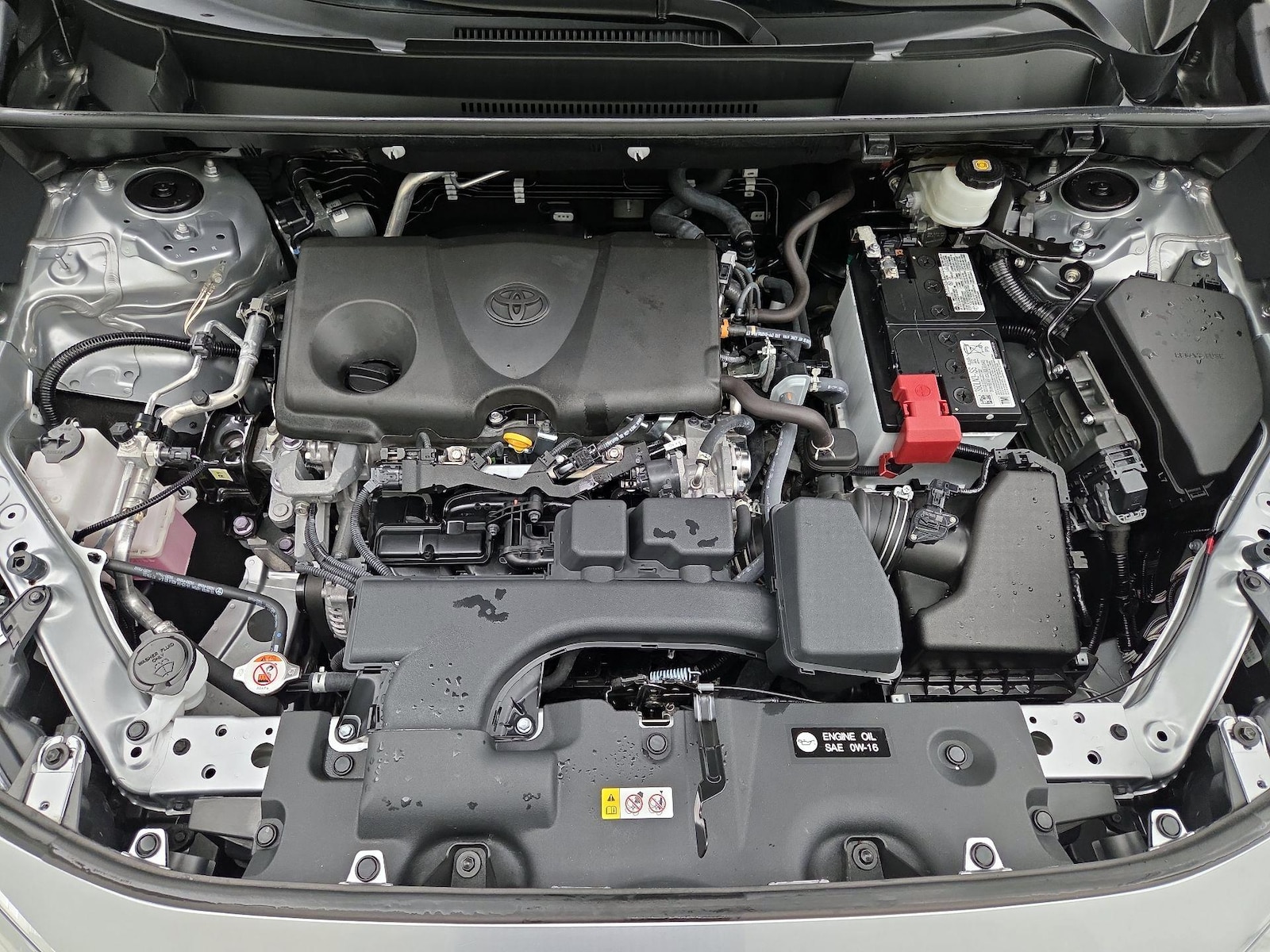 2025 Toyota RAV4 LE - Photo 23
