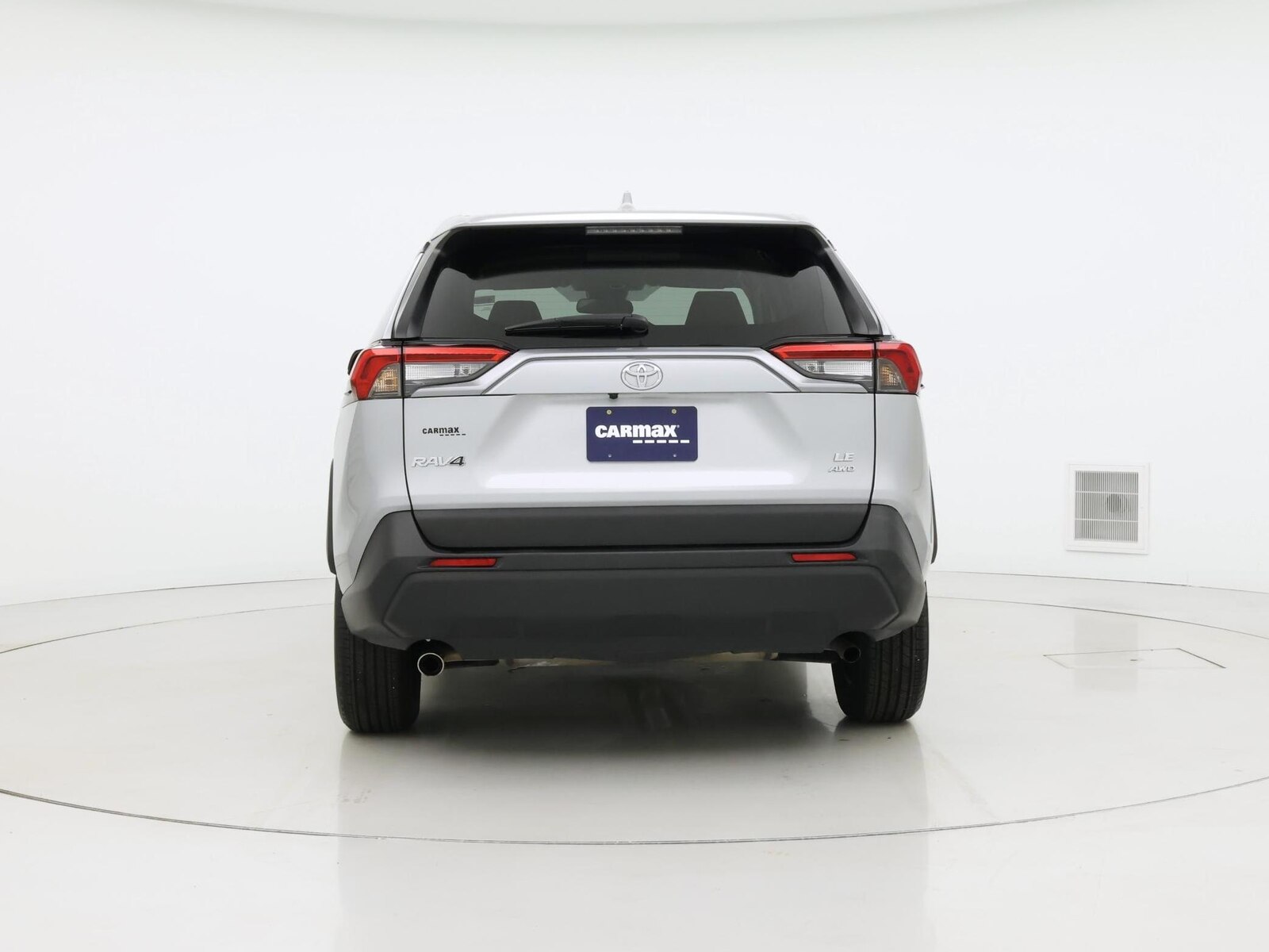 2025 Toyota RAV4 LE - Photo 7