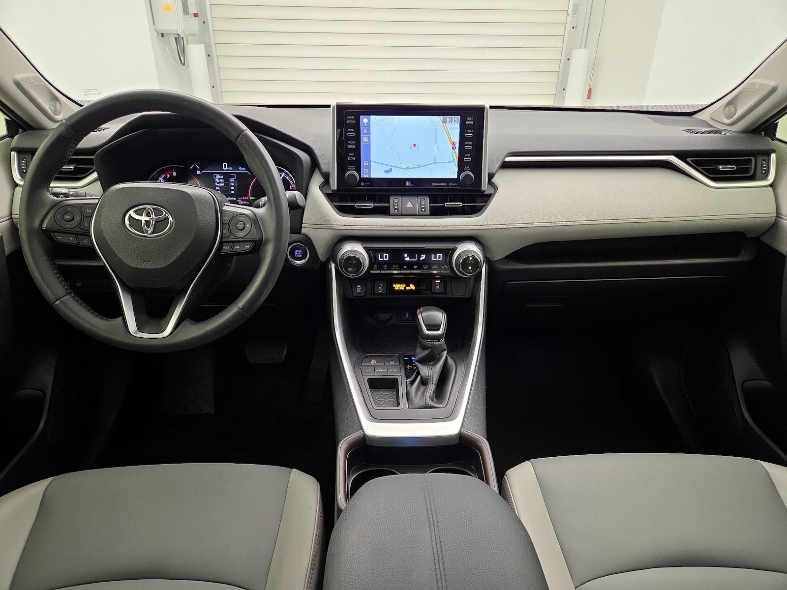 2020 Toyota RAV4 Limited - Photo 10