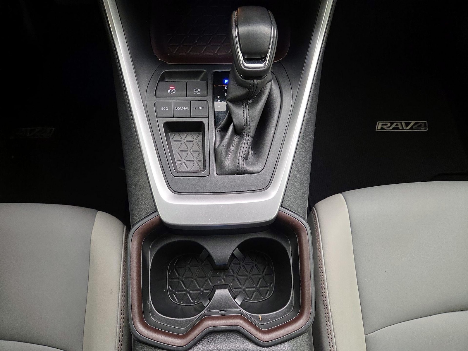 2020 Toyota RAV4 Limited - Photo 19
