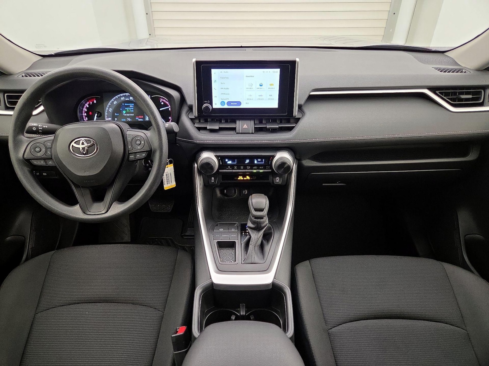 2025 Toyota RAV4 LE - Photo 10