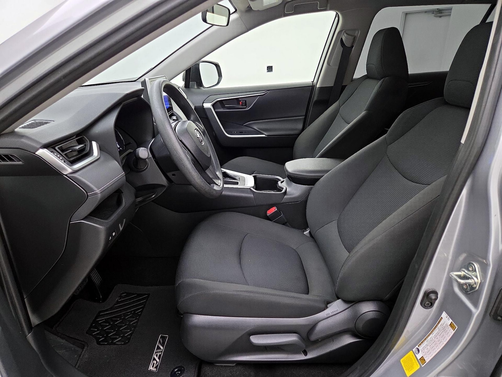 2025 Toyota RAV4 LE - Photo 12