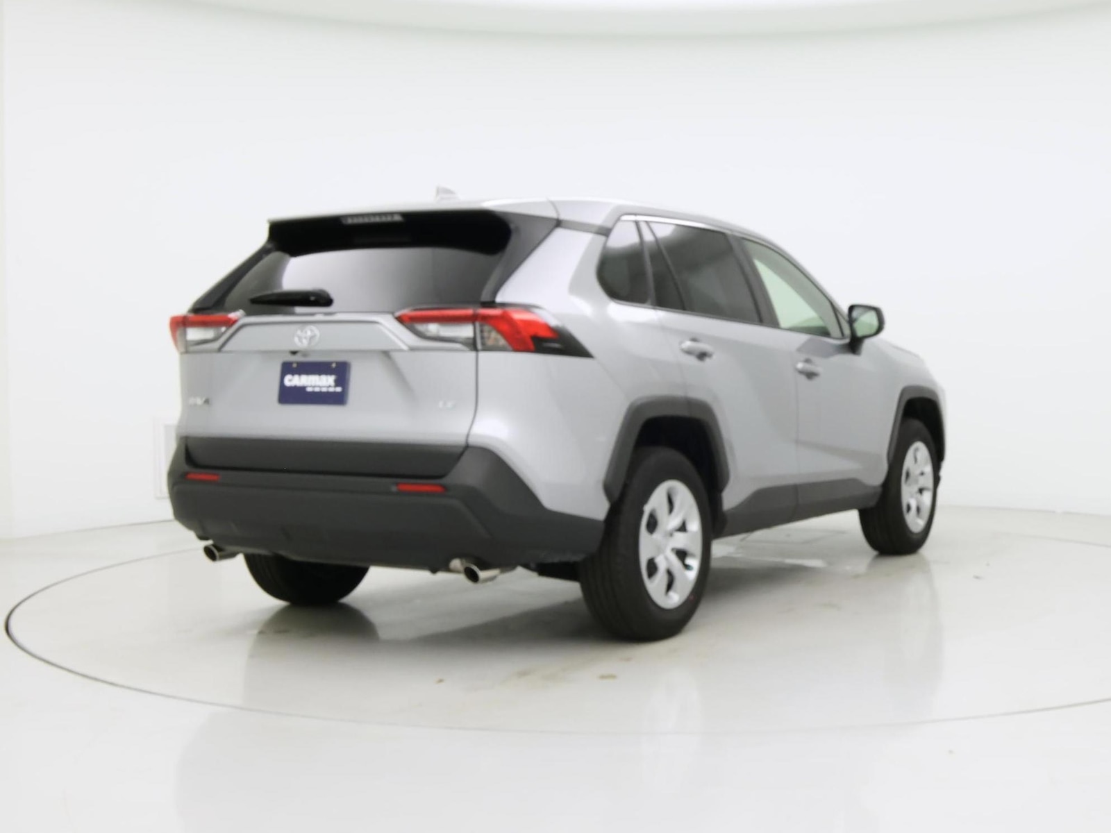 2025 Toyota RAV4 LE - Photo 9