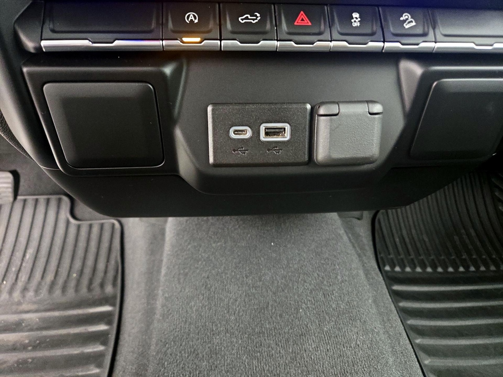 2022 Chevrolet Silverado 1500 Limited RST - Photo 19
