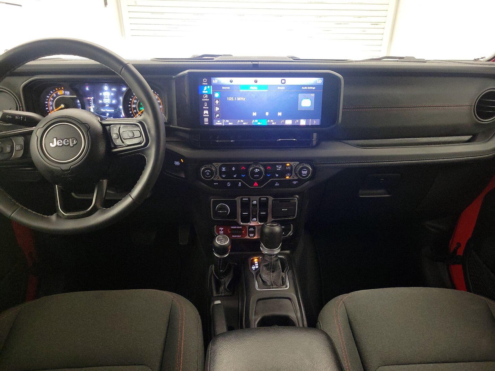 Apple CarPlay® & Android Auto™