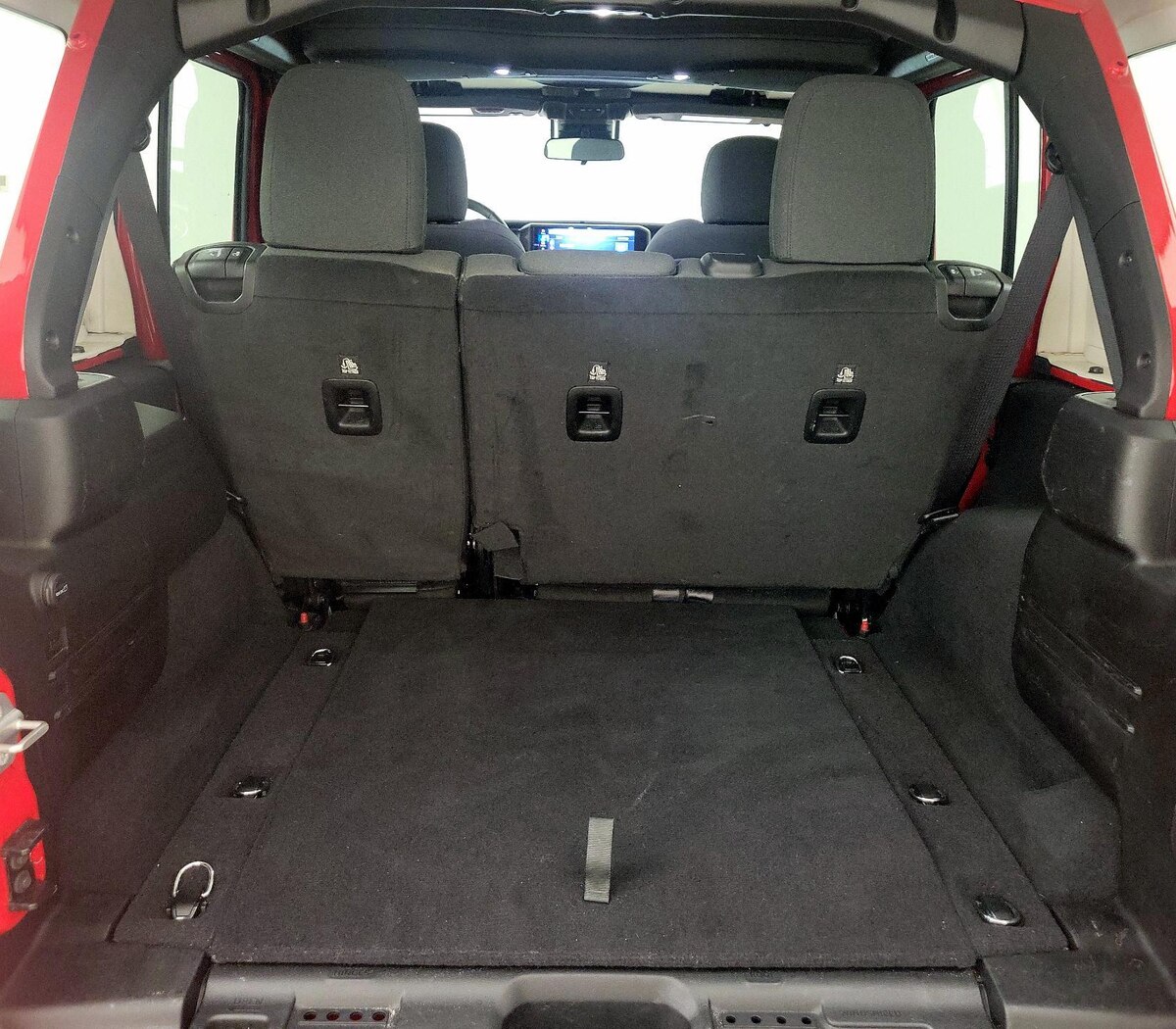 Trunk/Cargo (Seats Up)