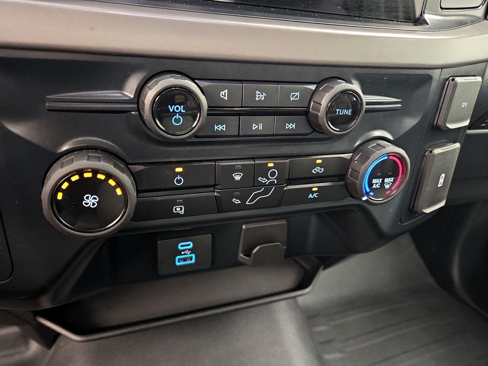 2024 Ford F-150 XL - Photo 18
