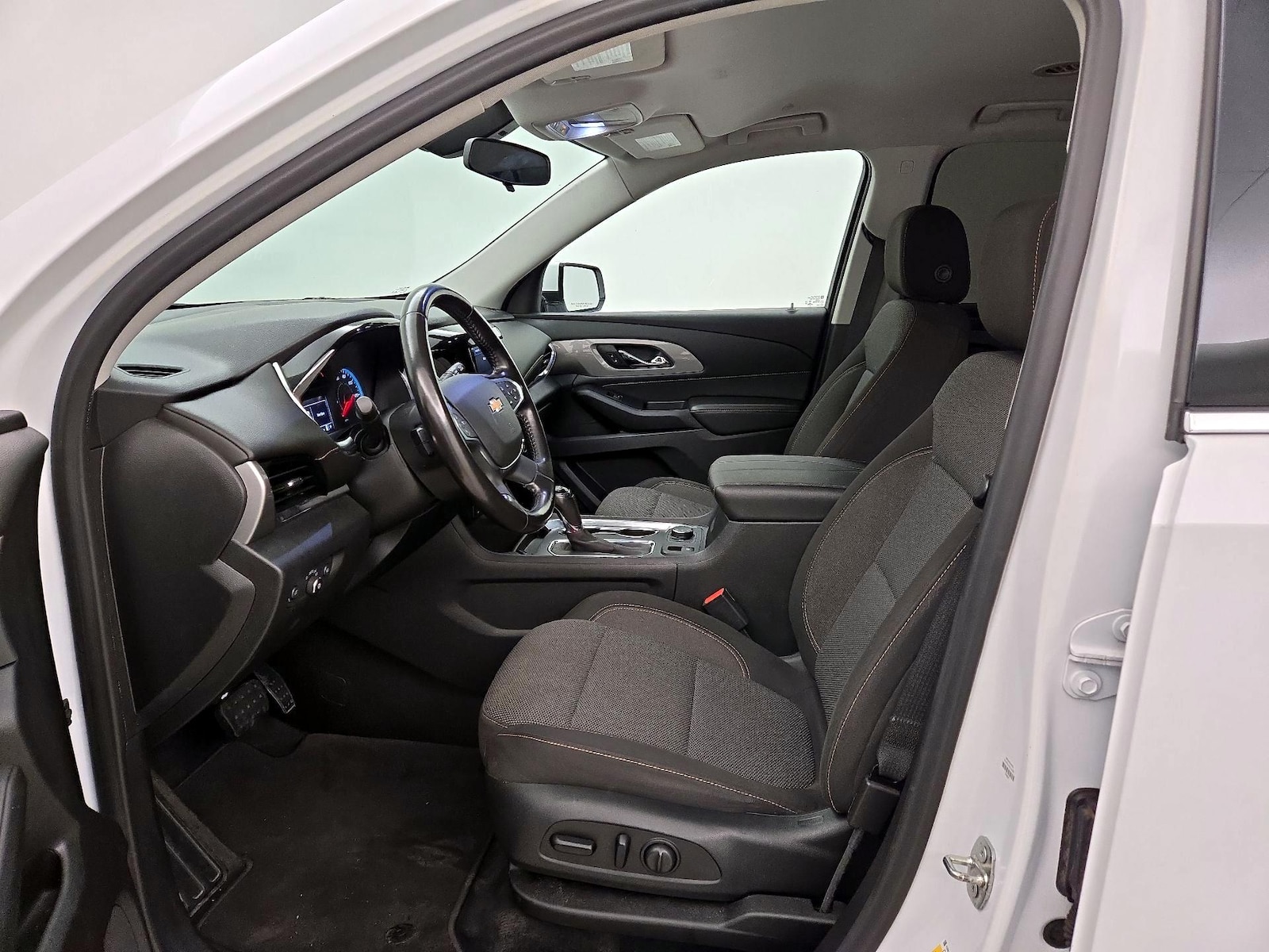 Power Seat(s) & Side Airbags