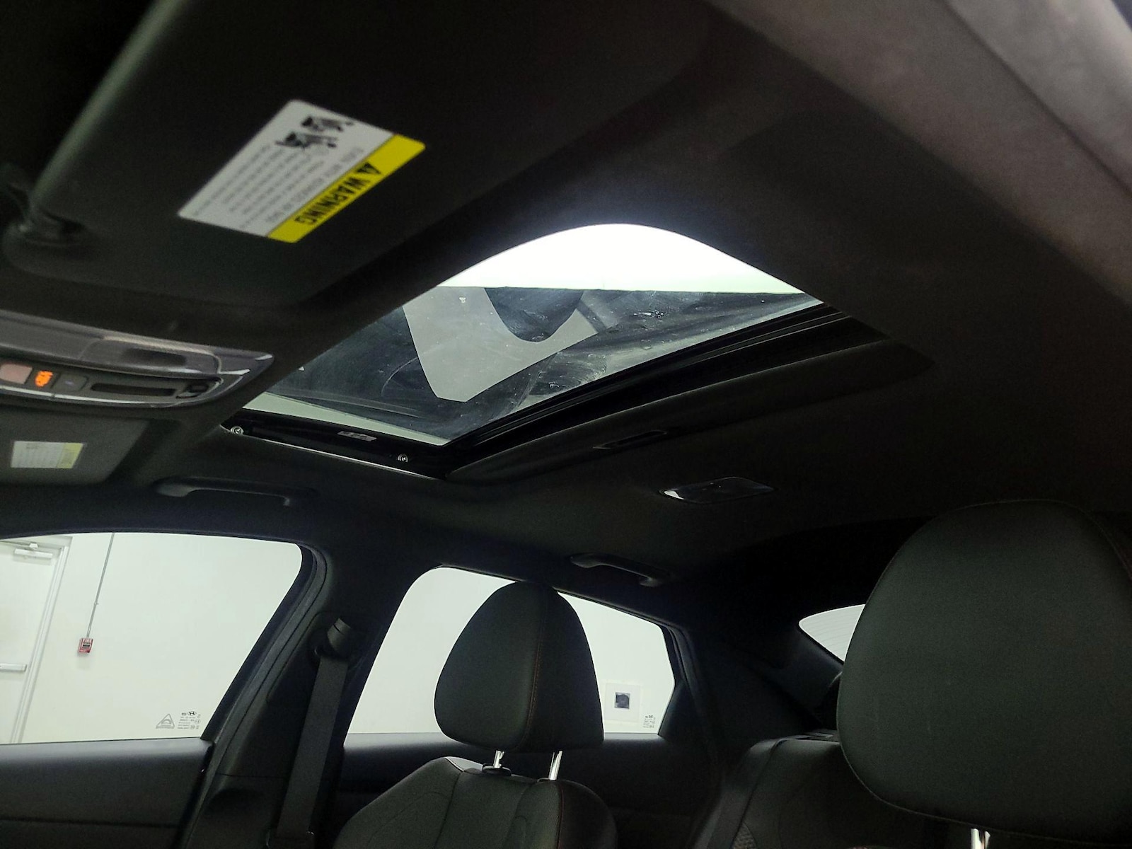 Sunroof(s) & Overhead Airbags