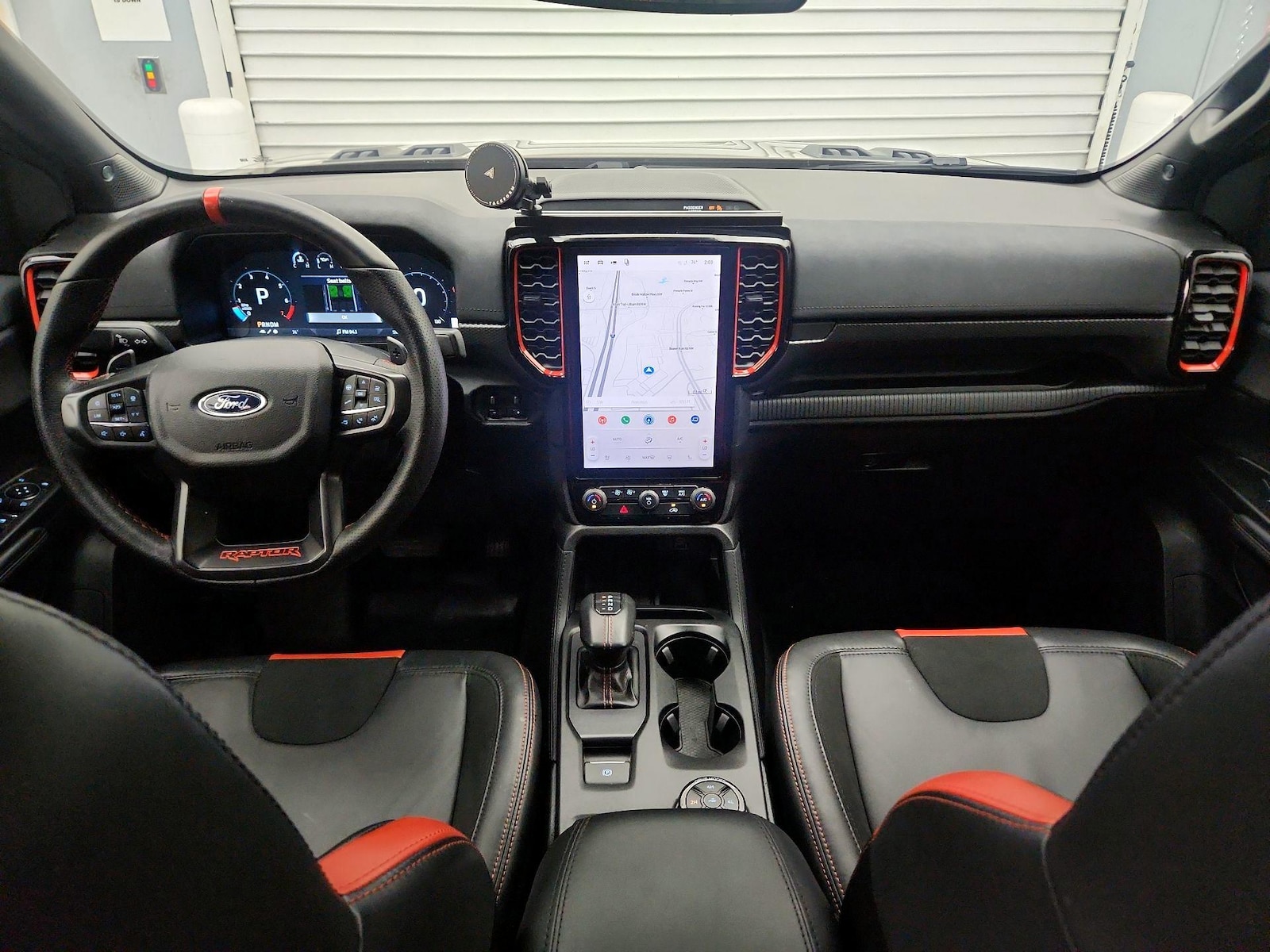 Apple CarPlay® & Android Auto™