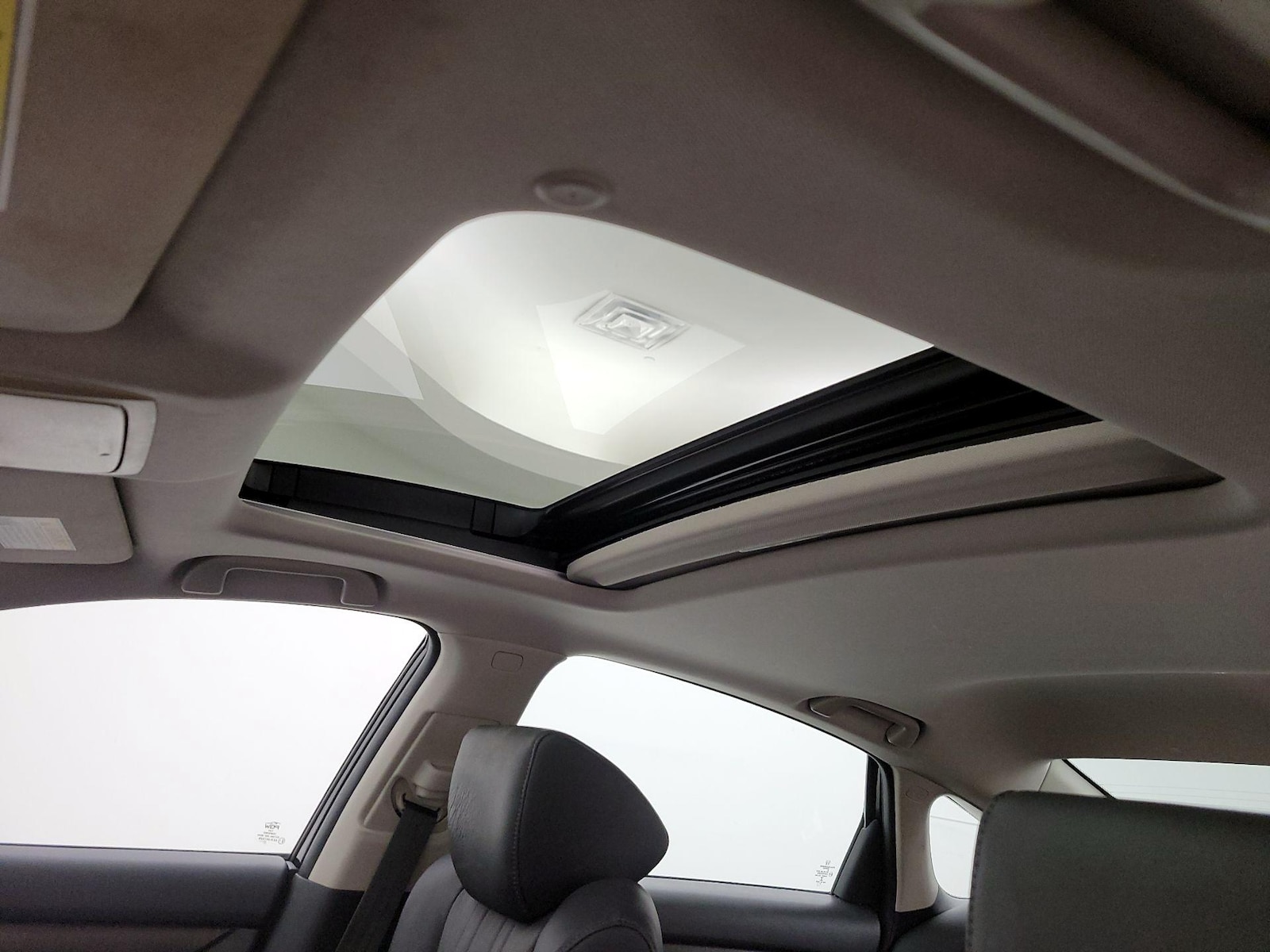 Sunroof(s) & Overhead Airbags