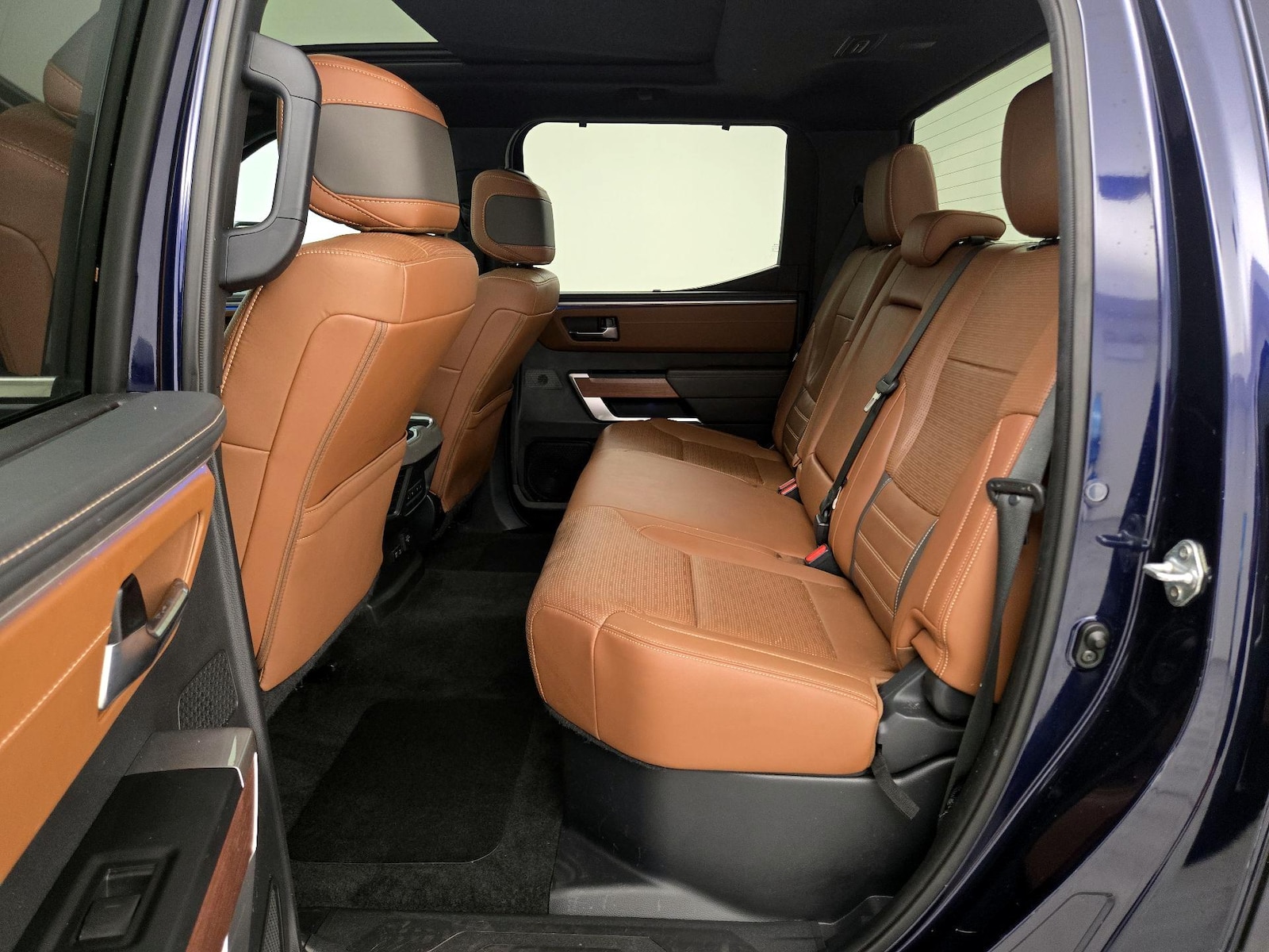 Rear A/C Seat(s)