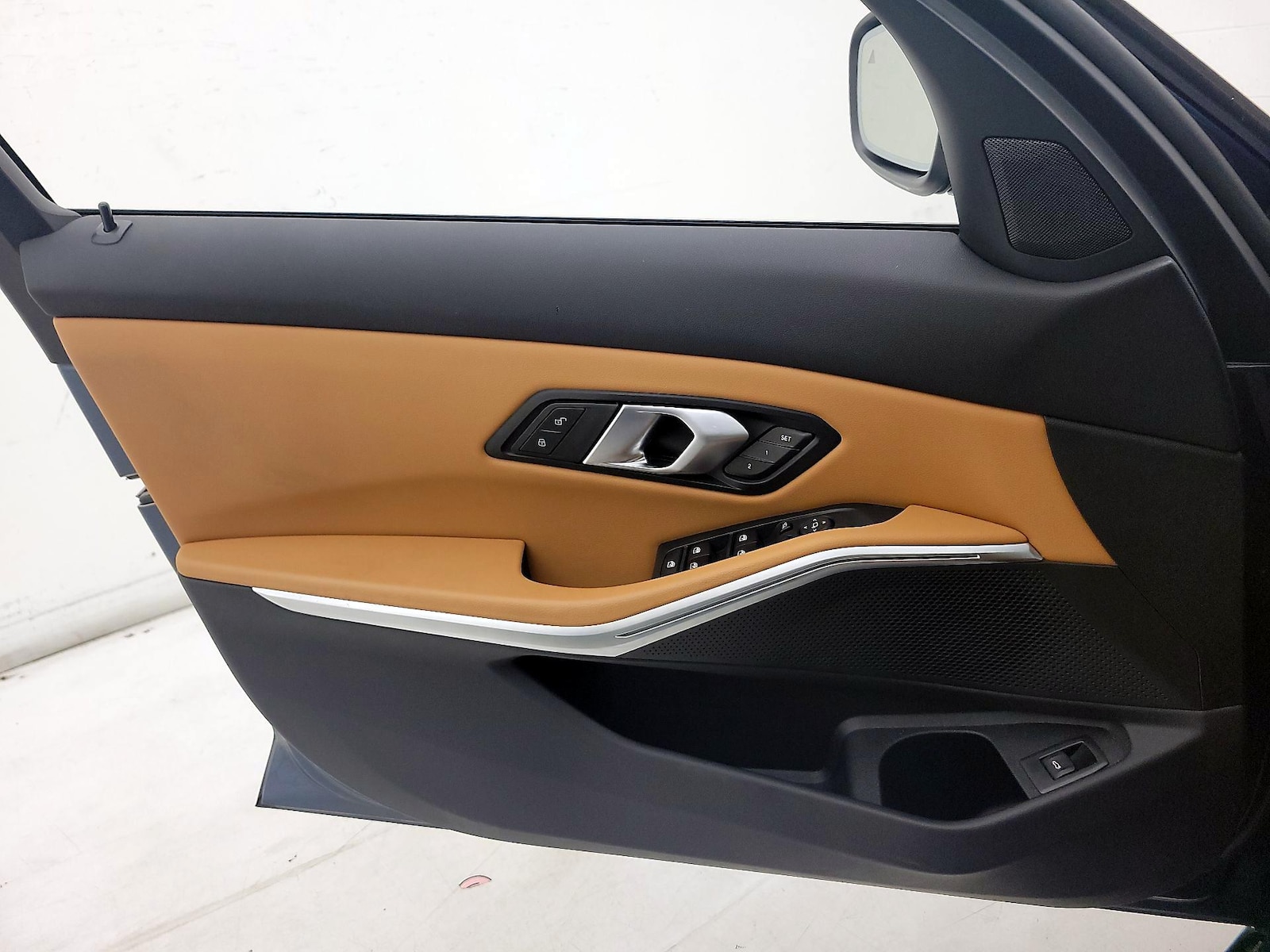2025 BMW 3 Series 330i - Photo 13
