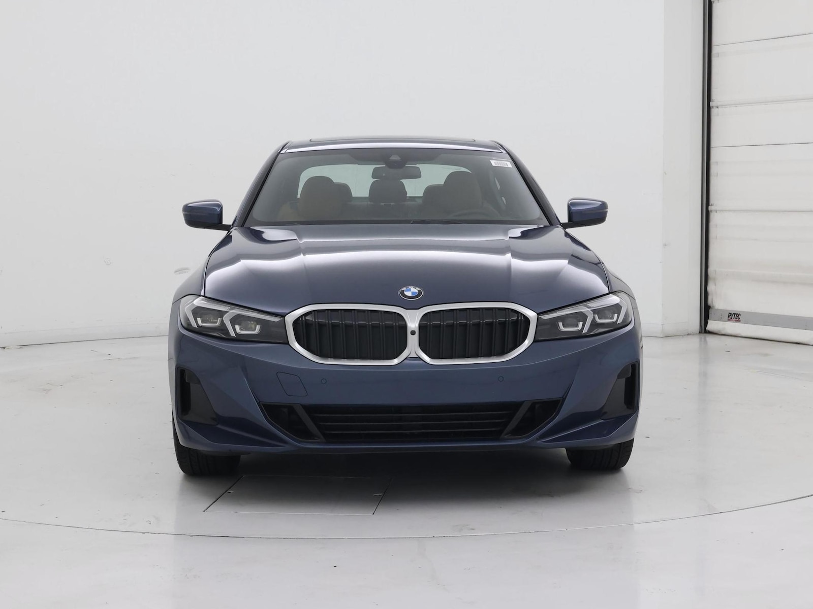 2025 BMW 3 Series 330i - Photo 6