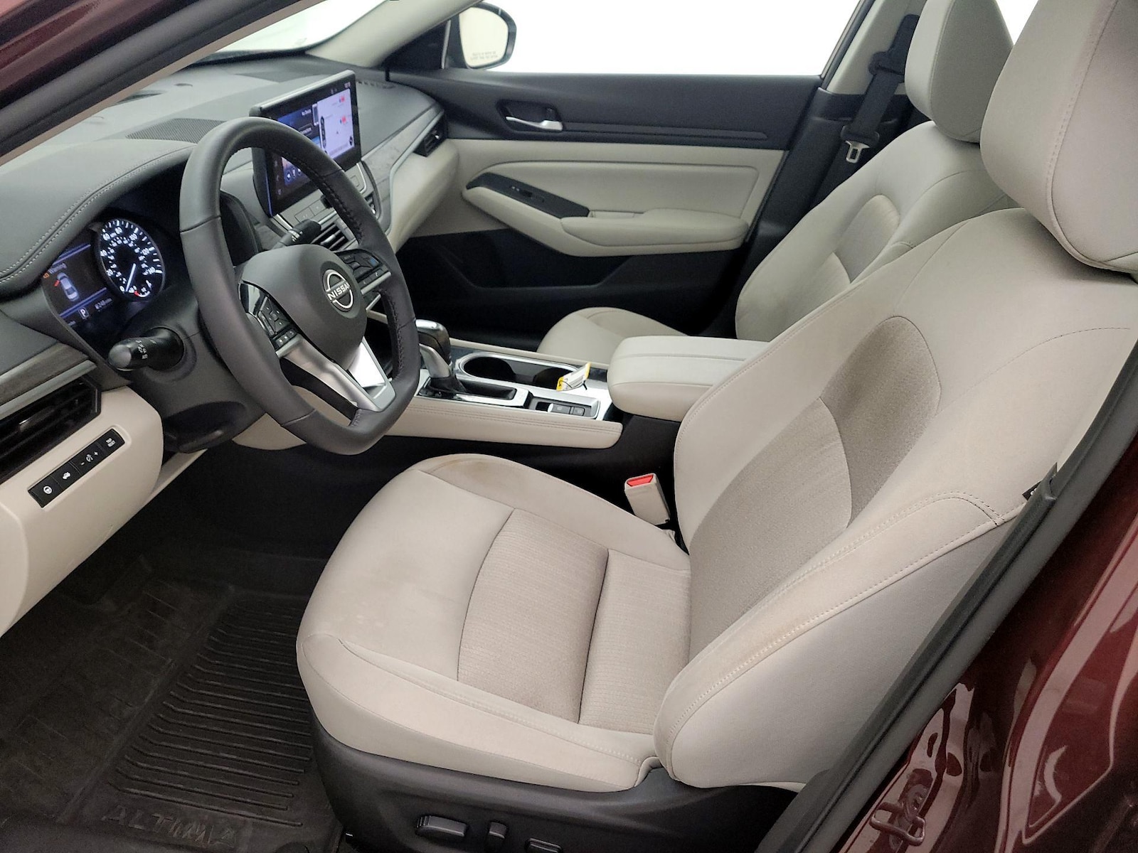 2024 Nissan Altima SV - Photo 12