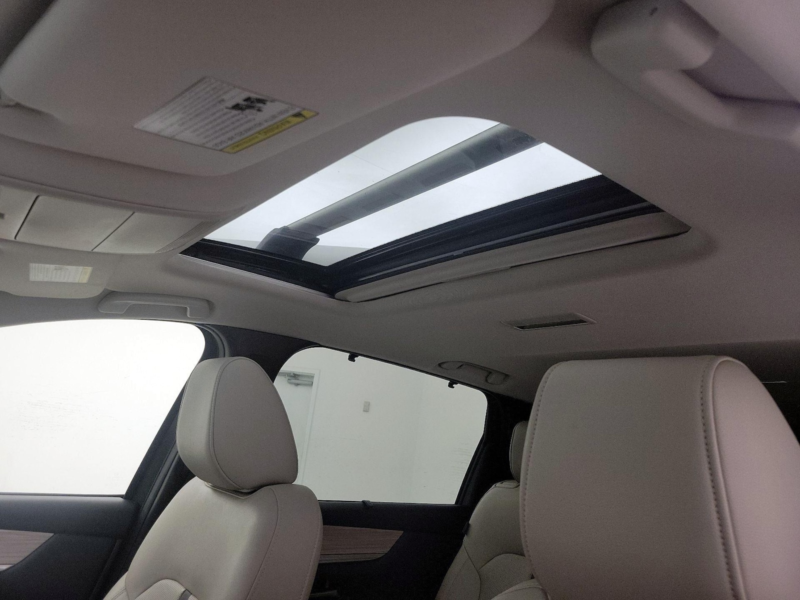 Sunroof(s) & Overhead Airbags