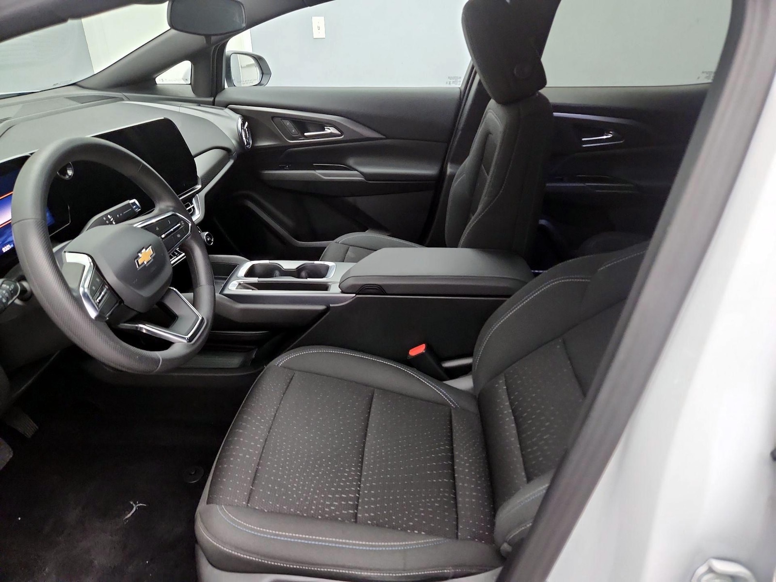 2025 Chevrolet Equinox EV 1LT - Photo 12