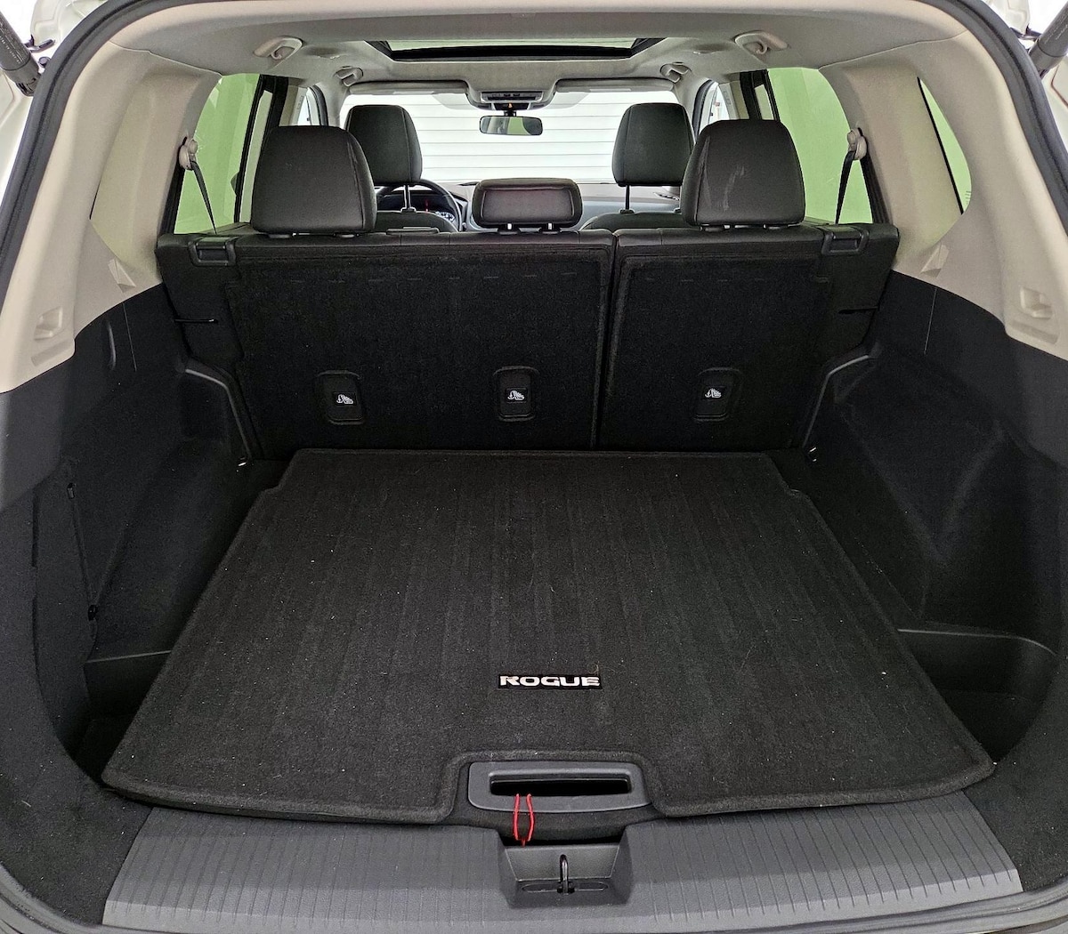 Trunk/Cargo (Seats Up)