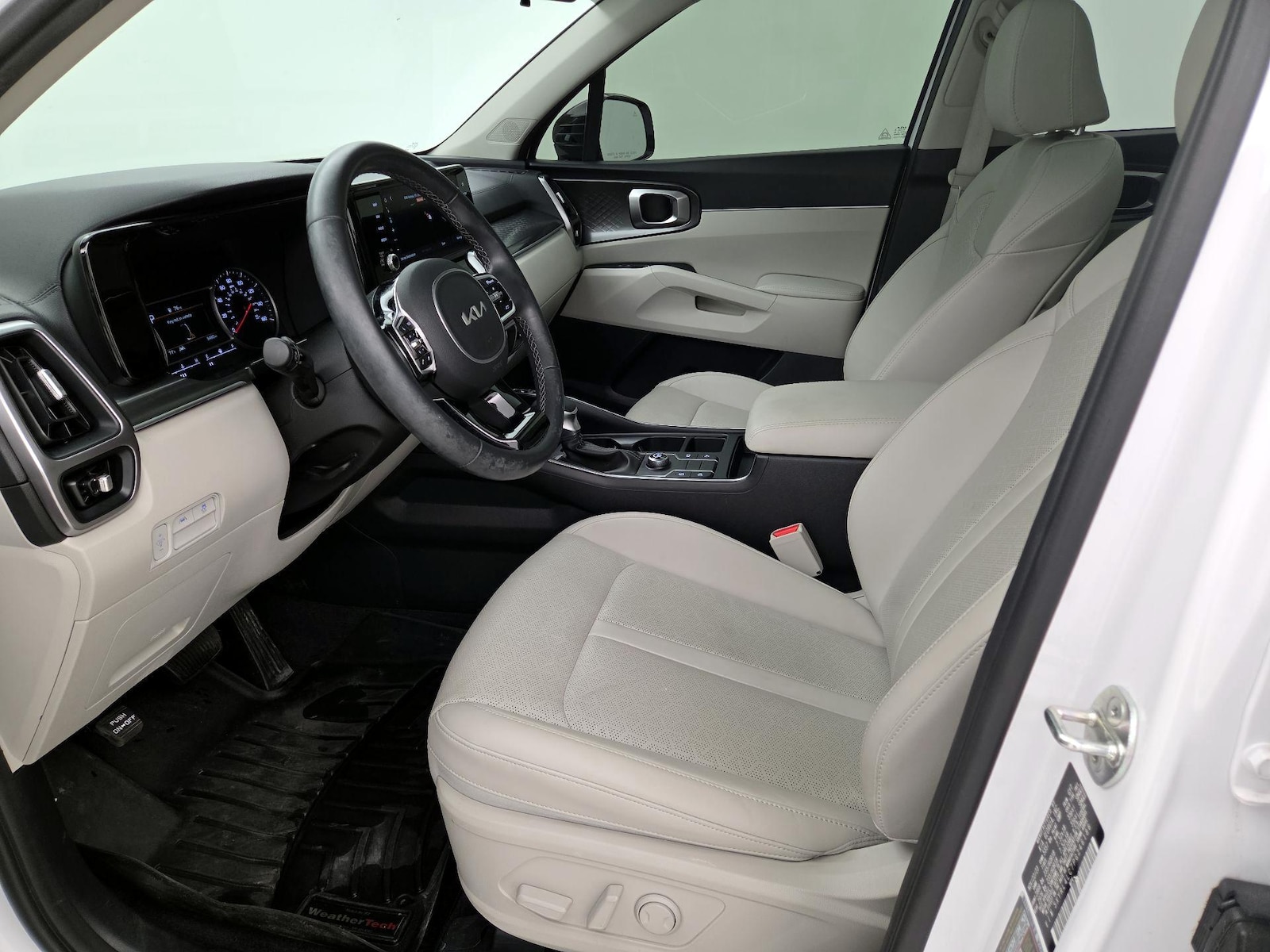 2023 Kia Sorento S - Photo 12