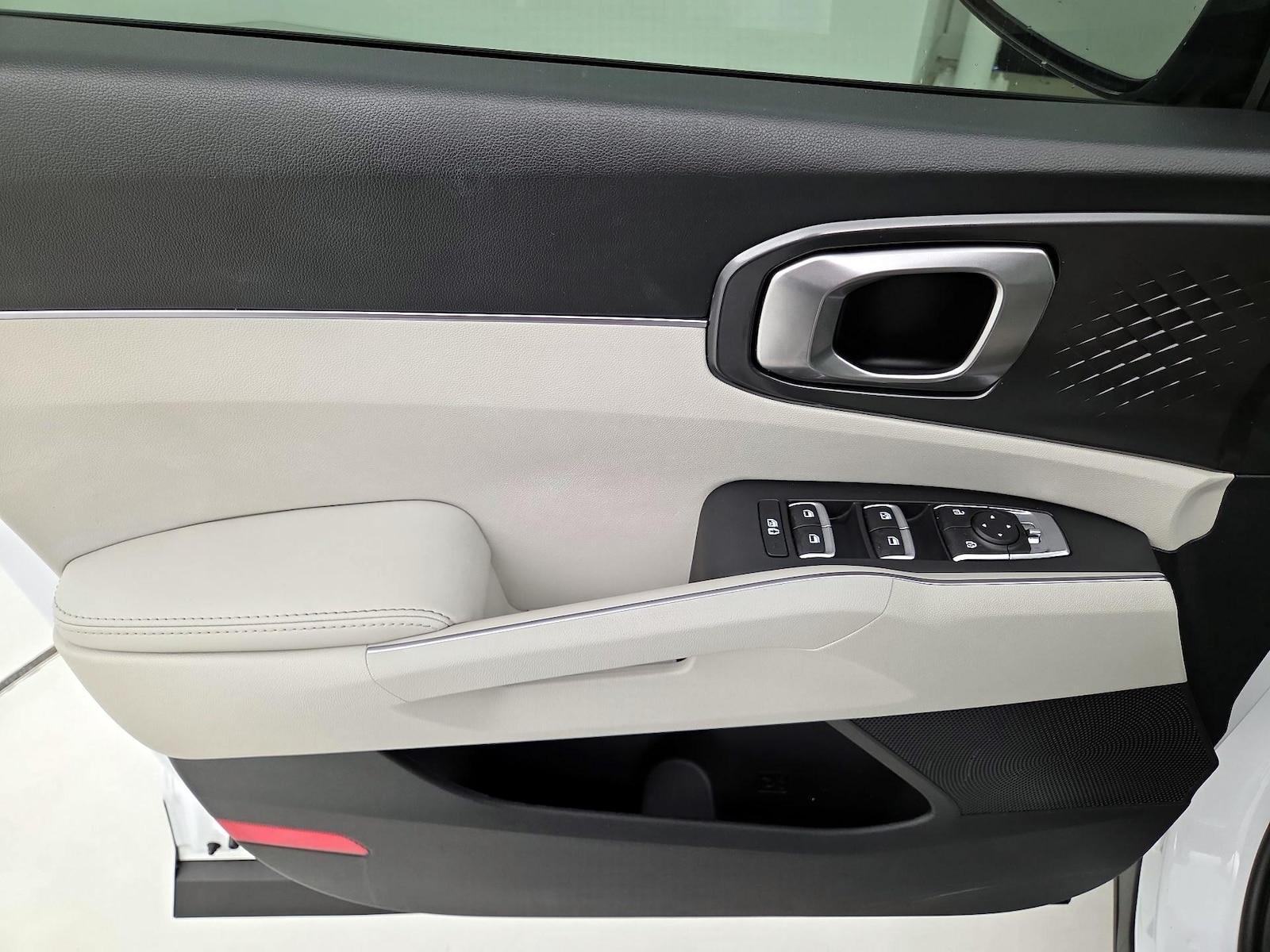 2023 Kia Sorento S - Photo 13