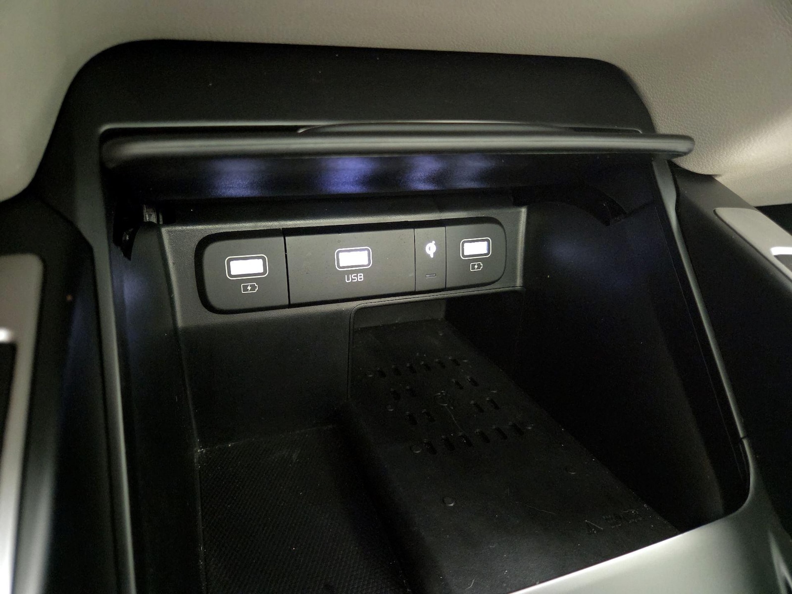 2023 Kia Sorento S - Photo 20