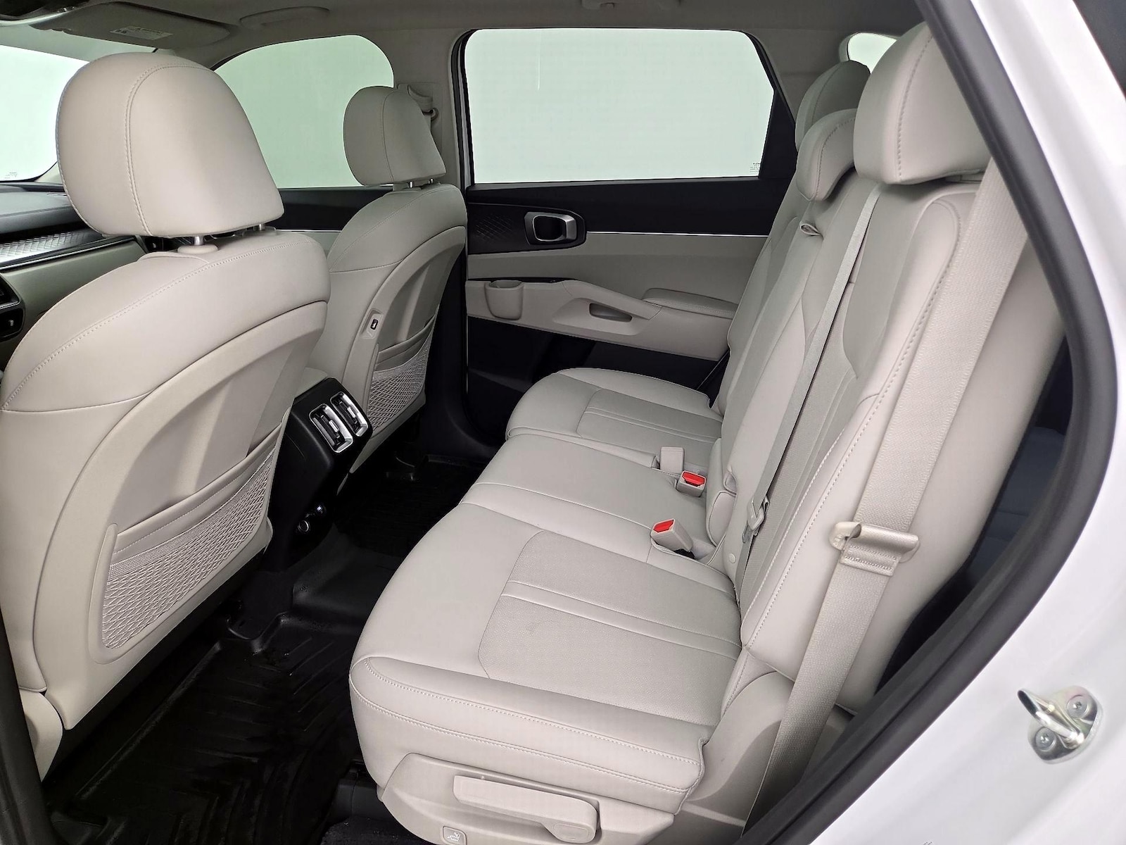 2023 Kia Sorento S - Photo 22