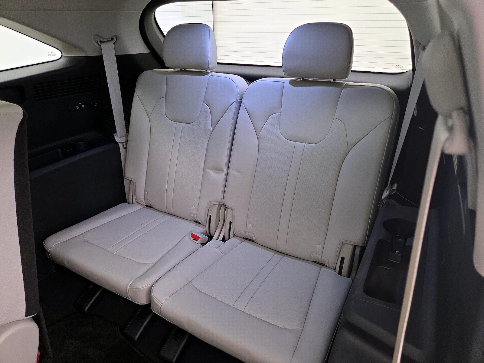 2023 Kia Sorento S - Photo 23