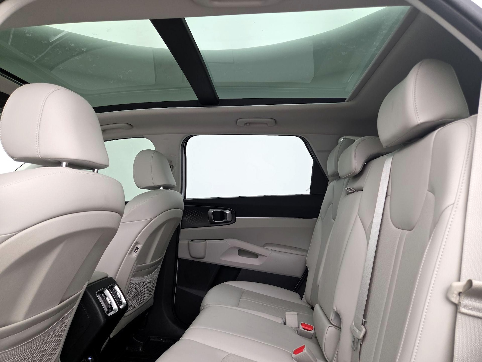 2023 Kia Sorento S - Photo 27