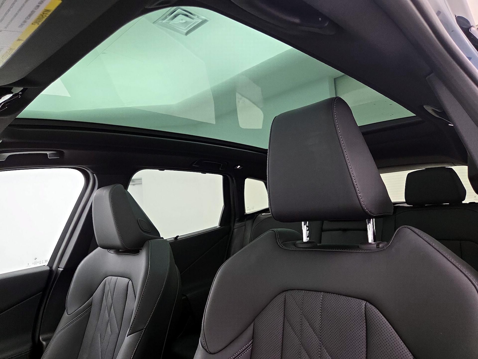 Panoramic Sunroof & Skylight(s)