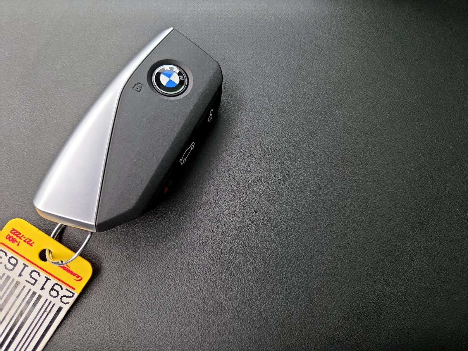 2026 BMW X3 30 - Photo 24