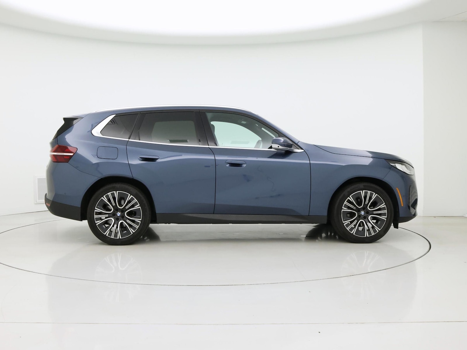 2026 BMW X3 30 - Photo 8