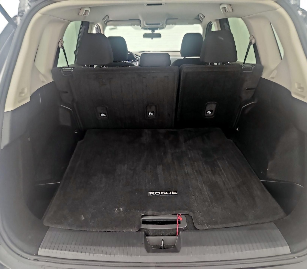 Trunk/Cargo (Seats Up)