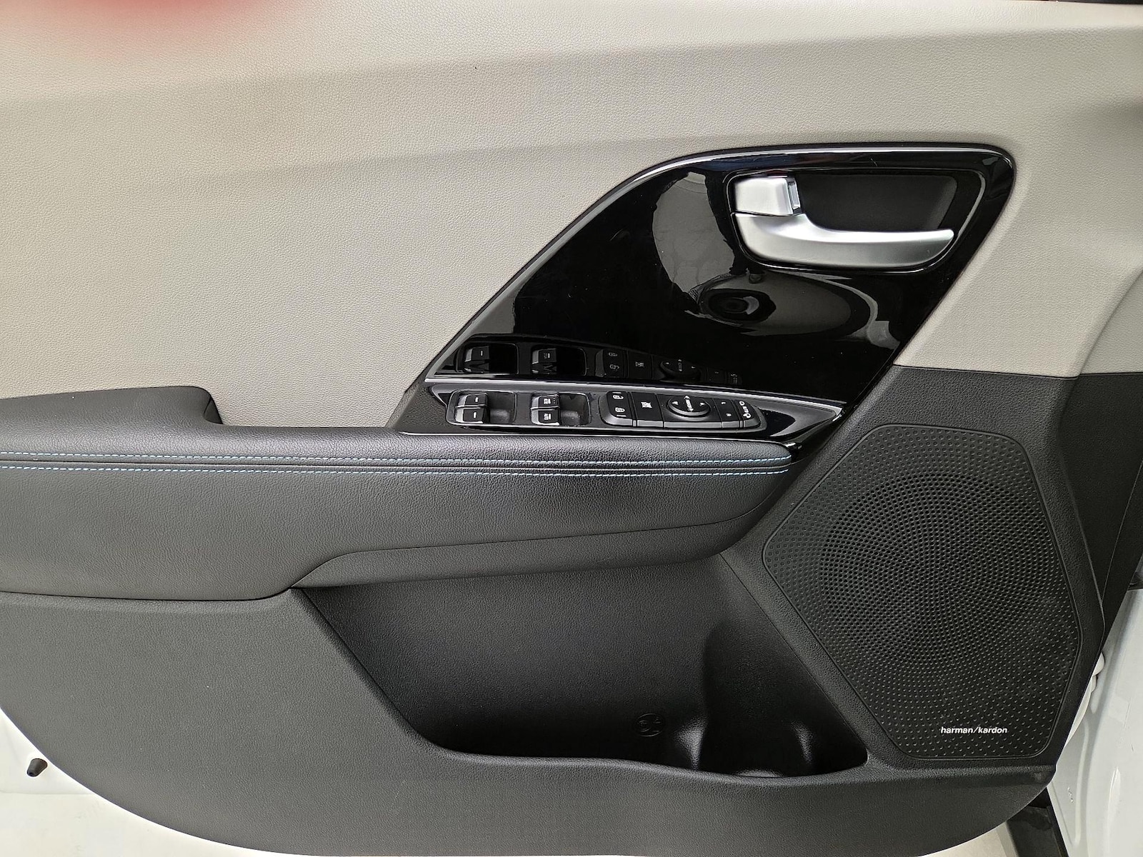 2022 Kia Niro EX Premium - Photo 13