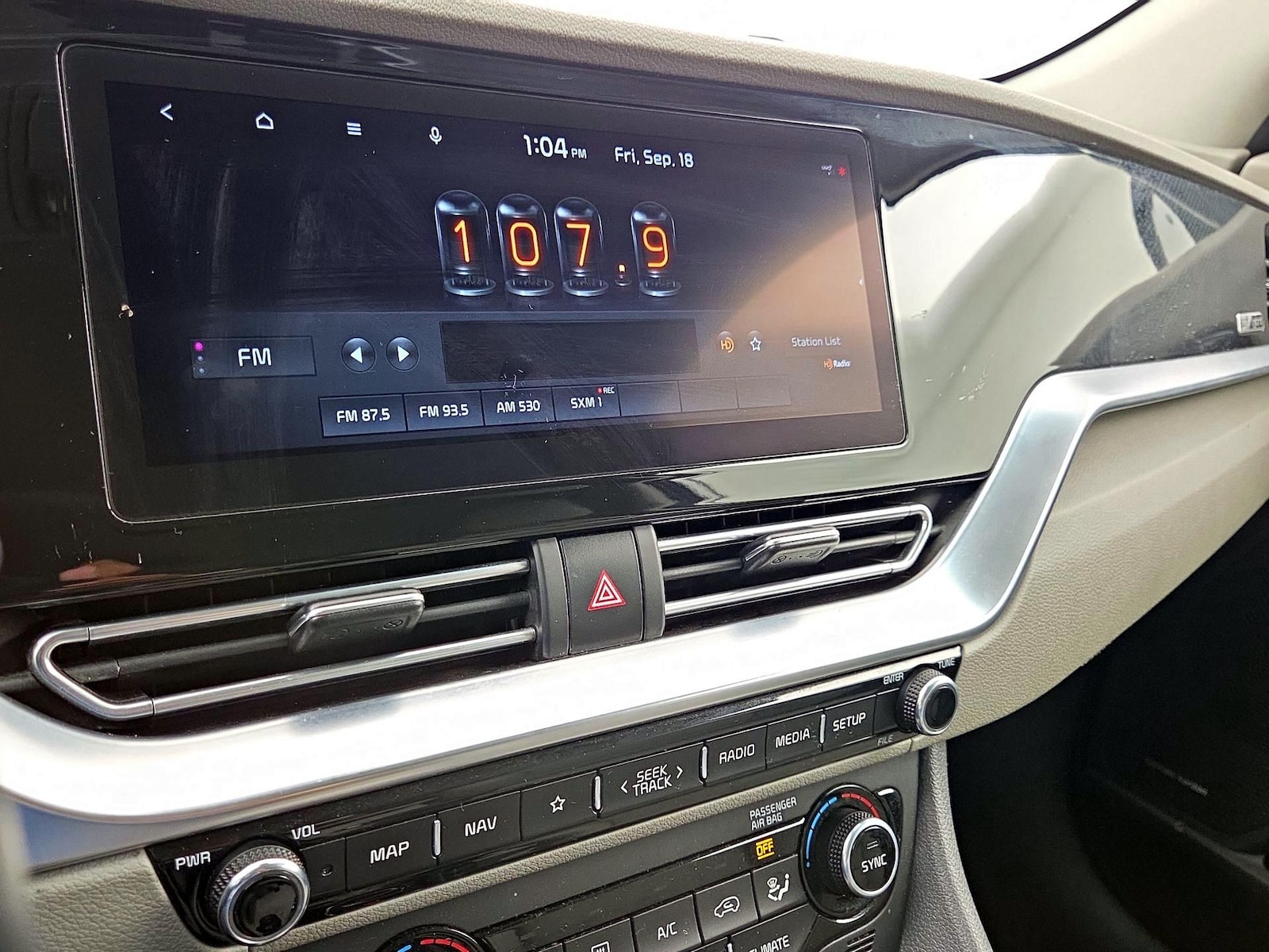 2022 Kia Niro EX Premium - Photo 17