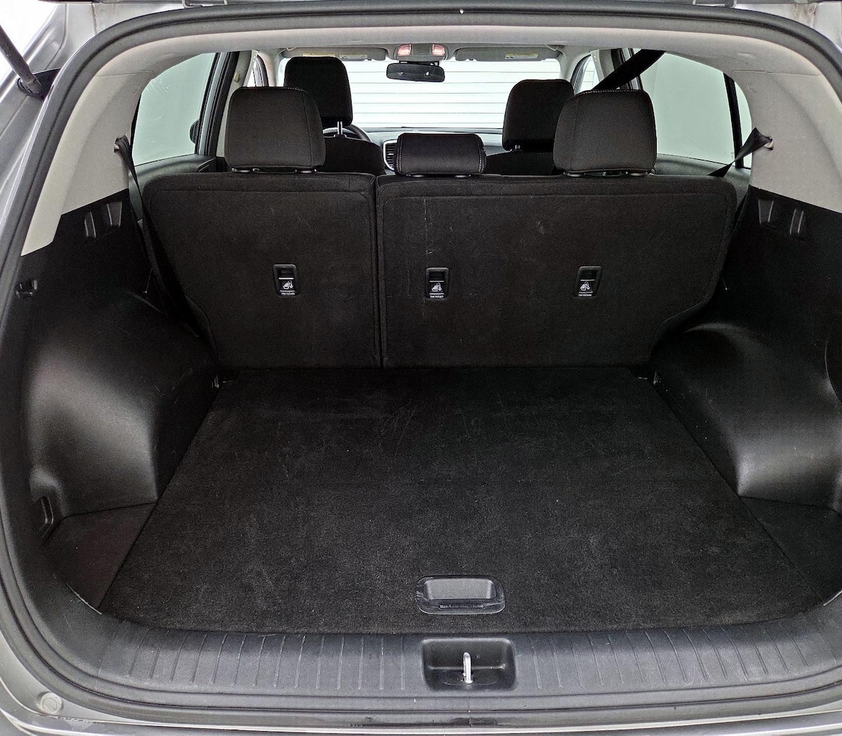 Trunk/Cargo (Seats Up)