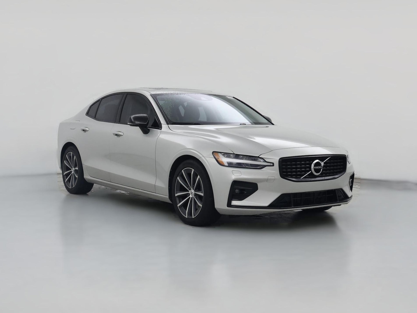 2022 Volvo S60 Momentum