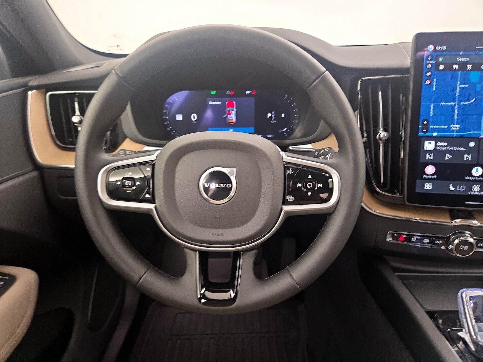 2026 Volvo XC60 Plus - Photo 11