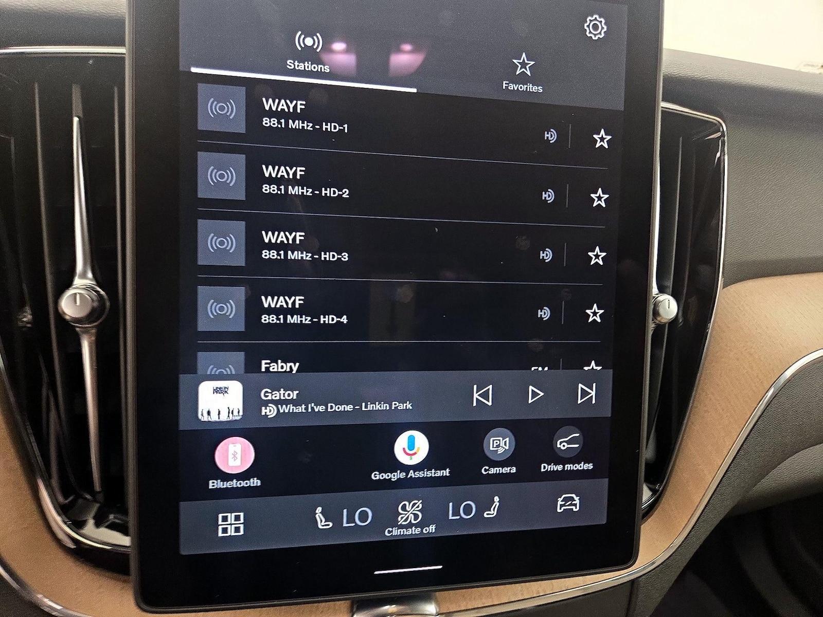 2026 Volvo XC60 Plus - Photo 17