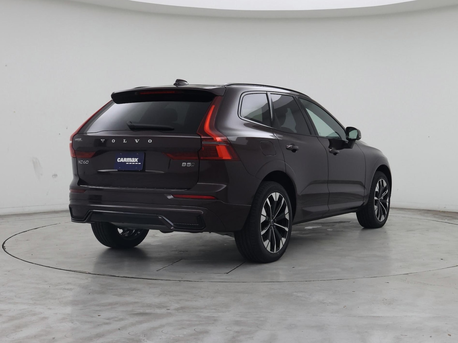 2026 Volvo XC60 Plus - Photo 9
