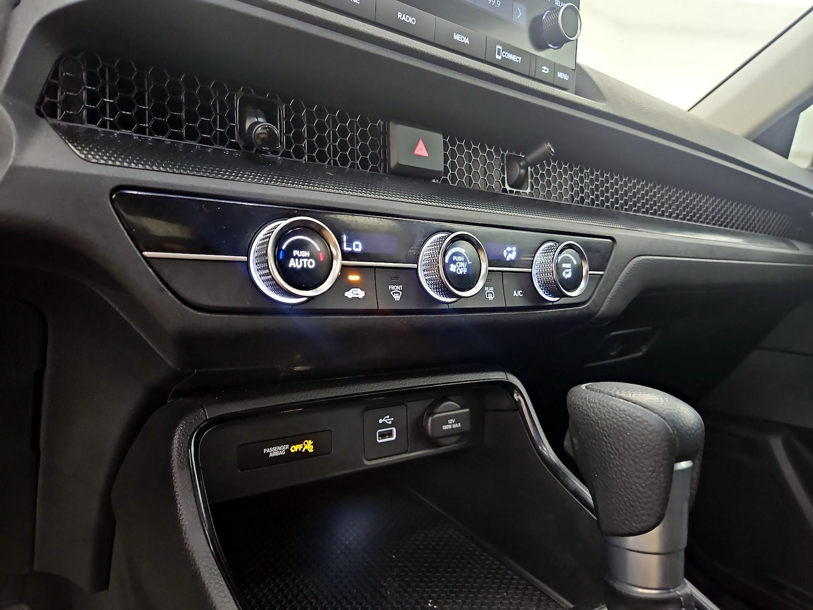 2025 Honda CR-V LX - Photo 17