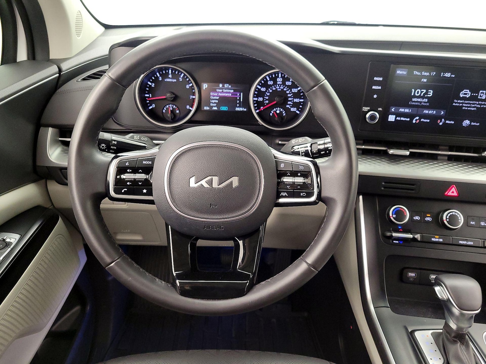 2024 Kia Carnival LX Seat Pkg - Photo 11