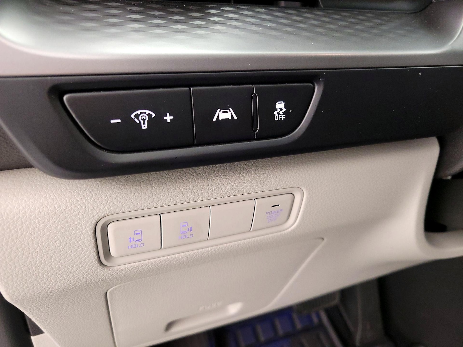 2024 Kia Carnival LX Seat Pkg - Photo 14
