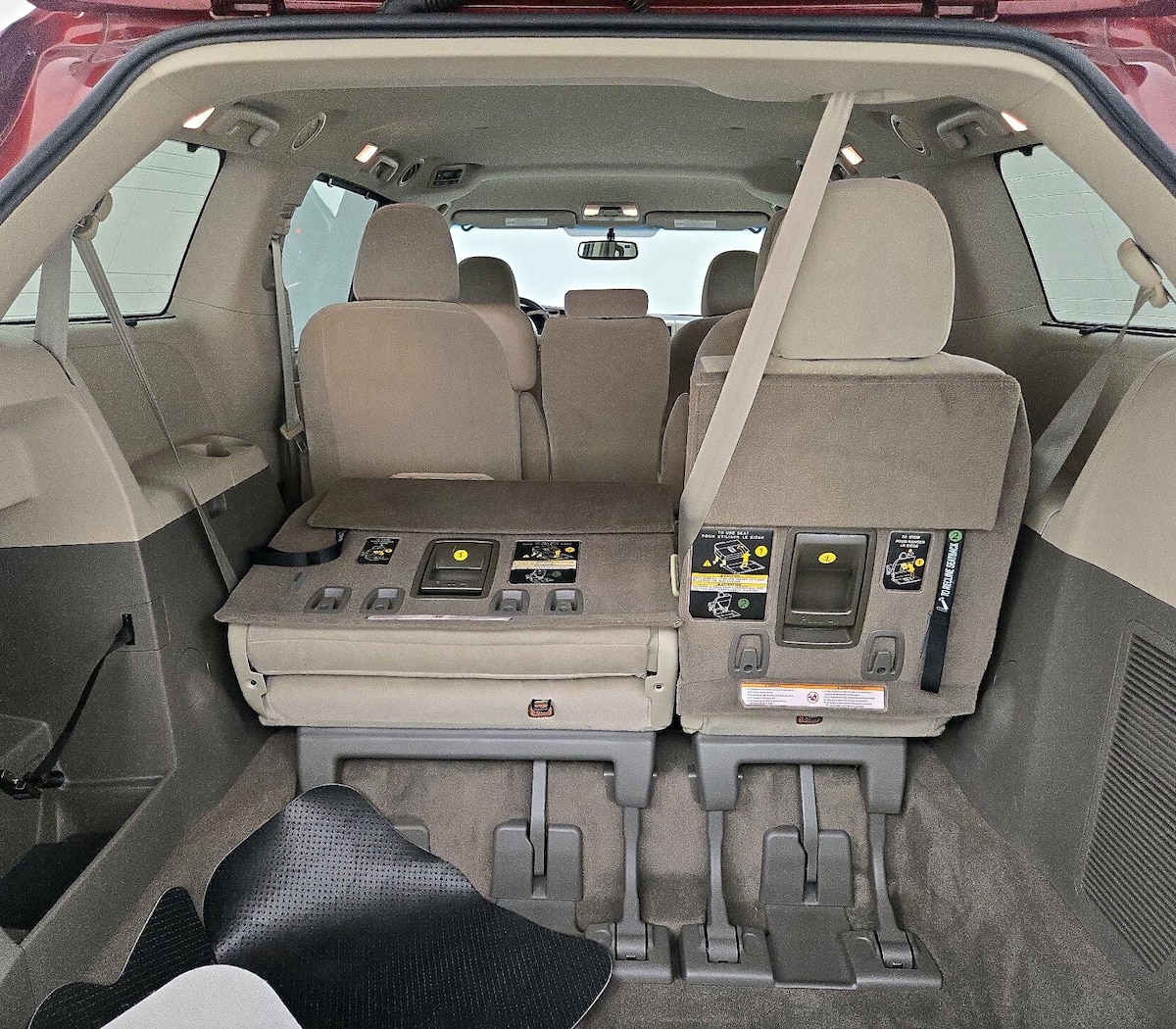 Trunk/Cargo (Seats Up)