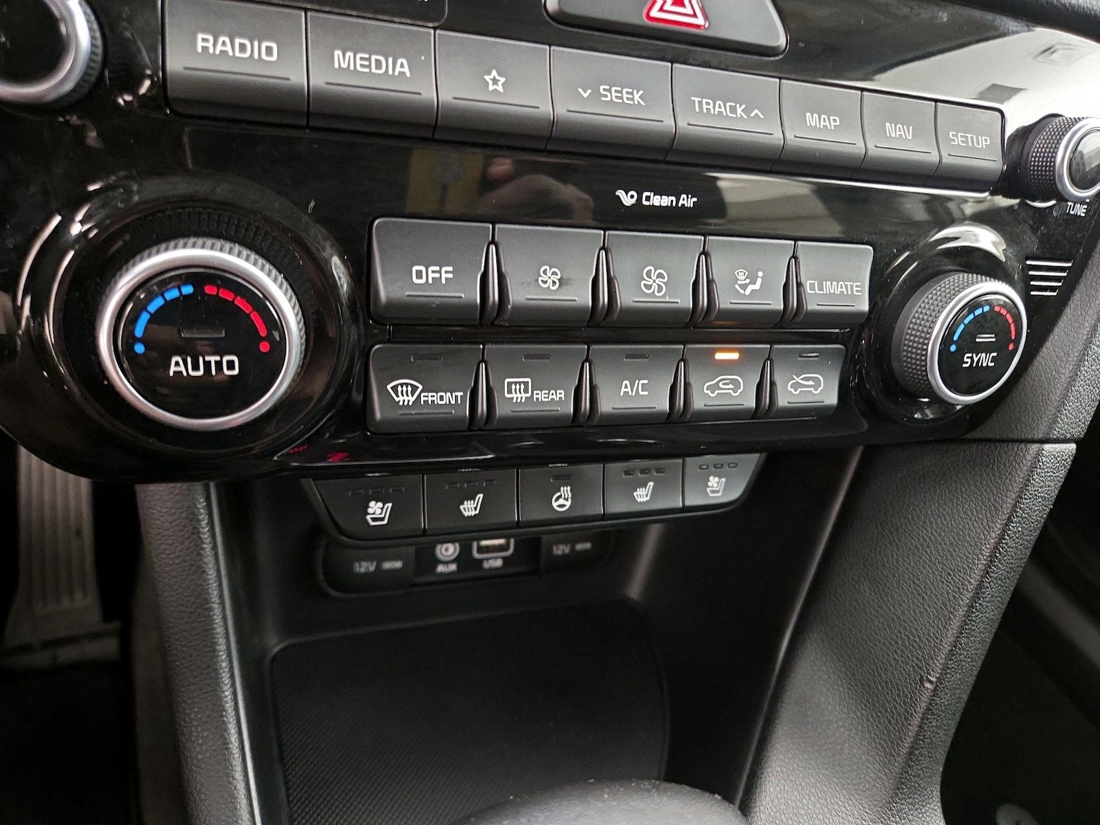 2018 Kia Sportage EX - Photo 18