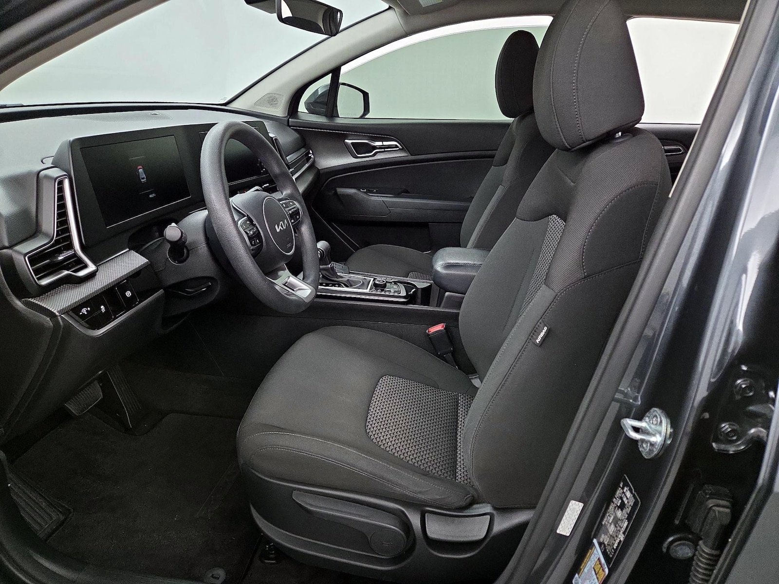 2023 Kia Sportage LX - Photo 12